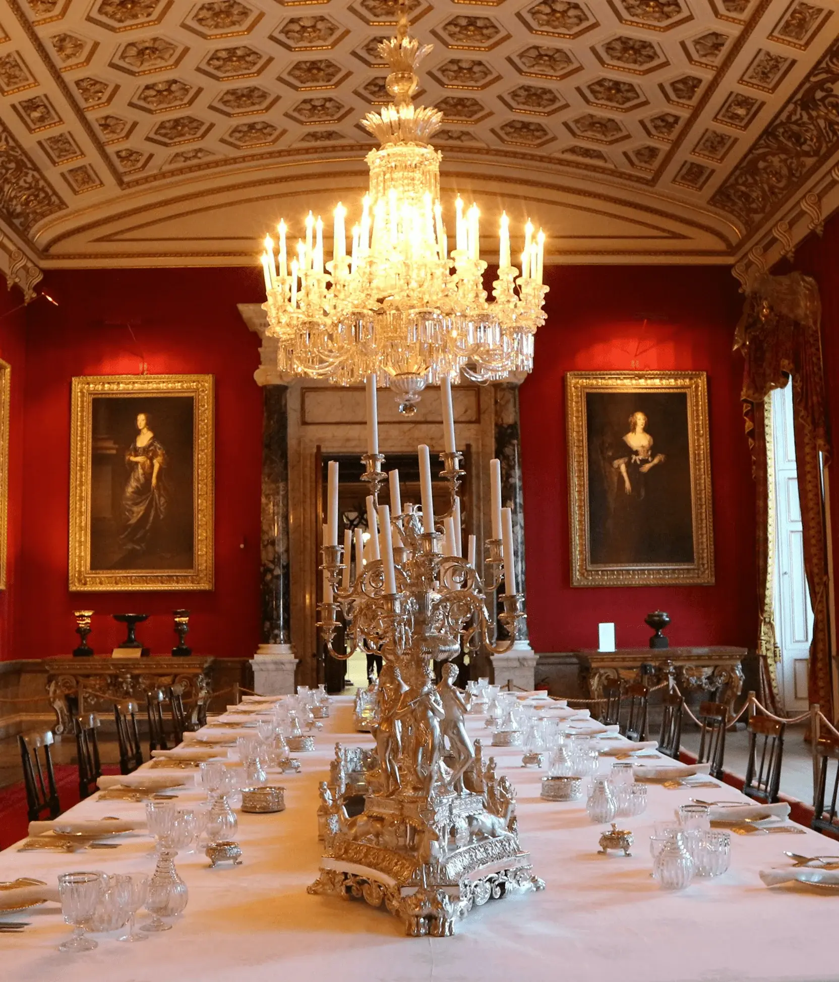 Luxury Celebrations in Luxra's Grand Dining Room